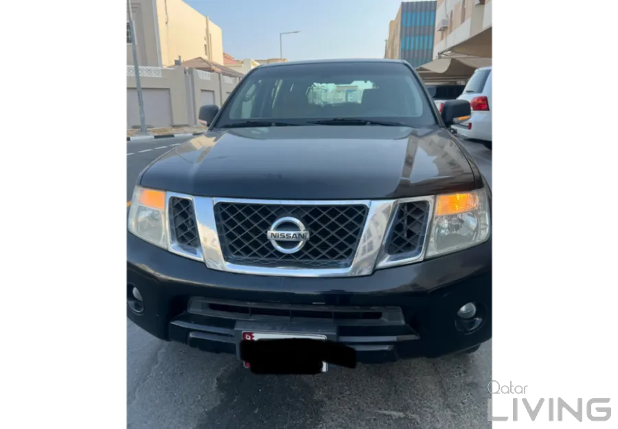 Nissan Pathfinder LE 2014