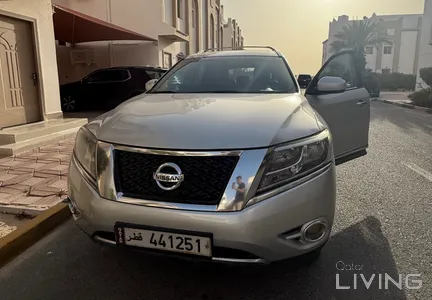 Nissan Pathfinder SV 2015