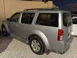Nissan Pathfinder LE 2010 - 7 Seats, Leather Interior, 4WD