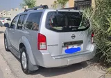 Nissan Pathfinder LE 2010 - 7 Seats, Leather Interior, 4WD