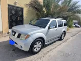 Nissan Pathfinder LE 2010 - 7 Seats, Leather Interior, 4WD