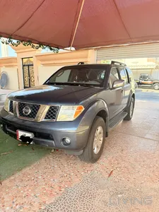 Nissan Pathfinder LE 2006