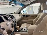 Nissan Pathfinder registered in 2015