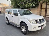 Nissan pathfinder SE 2015