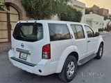 Nissan pathfinder SE 2015