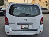 Nissan pathfinder SE 2015
