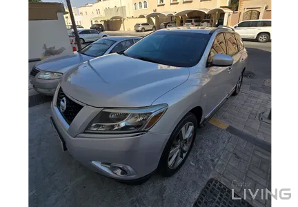 Nissan Pathfinder SV 2013