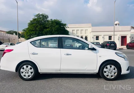 Nissan Sunny  2021
