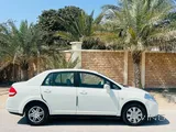 NISSAN TIIDA 2010