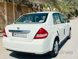 NISSAN TIIDA 2010