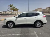 Nissan x-trail 2016 2.5 SV  to sell