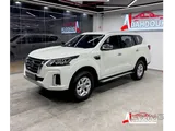 Nissan Xterra Titanium 2023 V4