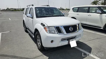Nissan Pathfinder  2011