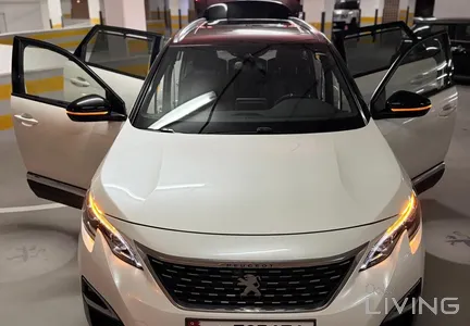 Peugeot 5008  2021