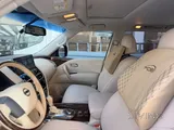 نيسان باترول بلاتينيوم معدني رمادي - فاخرة