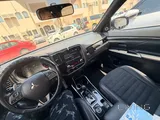 ميتسوبيشي أوتلاندير 2022 رمادي - SUV مستعملة بنظام أوتوماتيكي ووقود بنزين