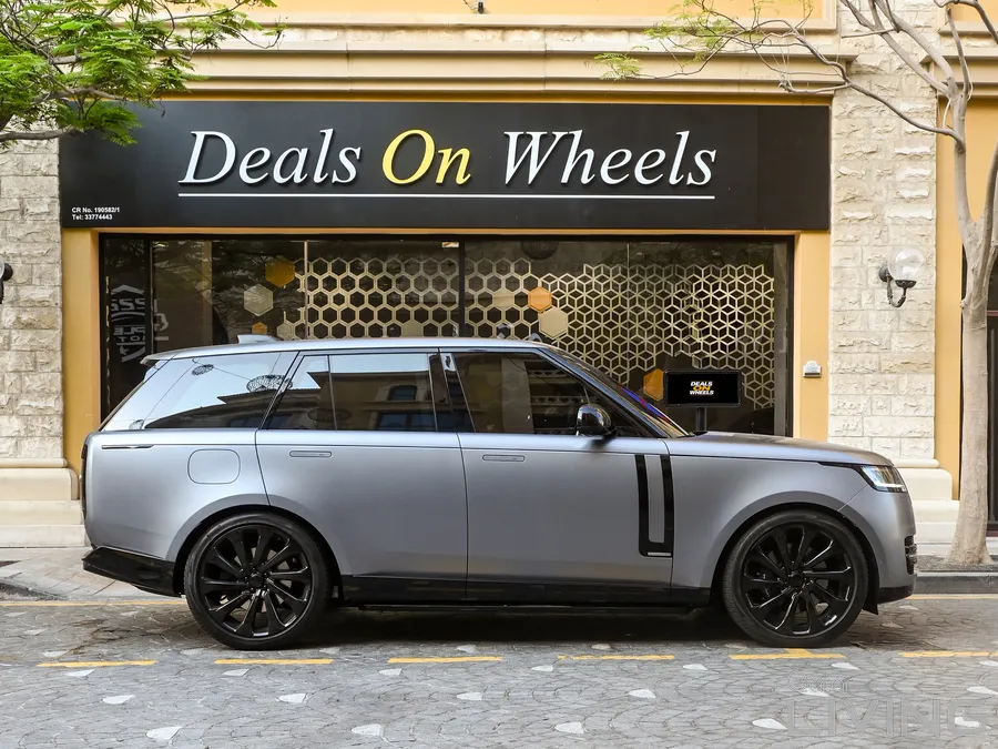2022 Land Rover Range Rover | 450,000 QAR | 12,000 km | Qatar Living