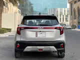 Kia Seltos with reverse camera + Apple CarPlay!