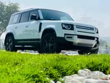 Land Rover Defender 2025