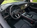RENT AUDI Q8