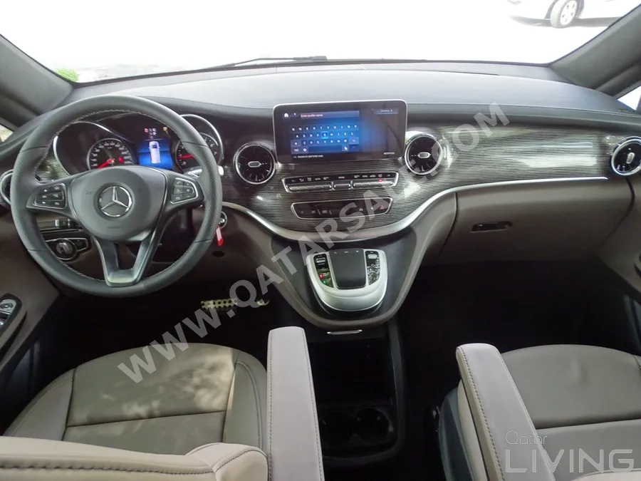 Mercedes V250