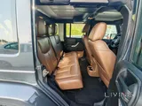 Sahara with leather seats and original touch screen