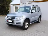 Single door Pajero.
