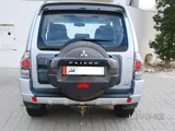 Single door Pajero.