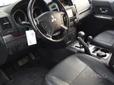 Single door Pajero.