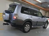ميتسوبيشي باجيرو GLS نظيف جدًا