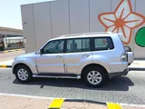 ميتسوبيشي باجيرو GLS نظيف جدًا موديل 2009