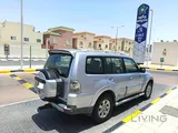 ميتسوبيشي باجيرو GLS نظيف جدًا موديل 2009