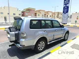 ميتسوبيشي باجيرو GLS نظيف جدًا موديل 2009