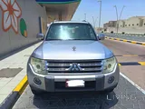 ميتسوبيشي باجيرو GLS نظيف جدًا موديل 2009