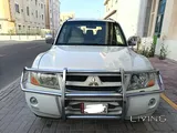ميتسوبيشي باجيرو إصدار ذهبي نظيف جدًا