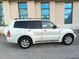ميتسوبيشي باجيرو إصدار ذهبي نظيف جدًا