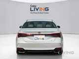 Toyota Avalon XLE 2022