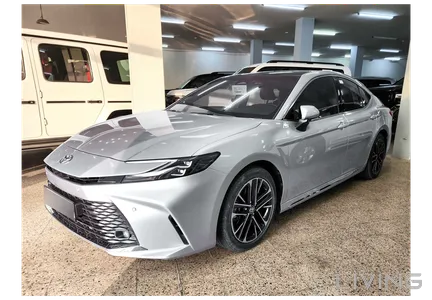 Toyota Camry GLE 2025