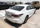 Toyota Camry LE 2022 V4