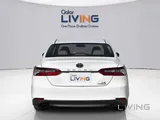 Toyota Camry LE Hybrid 2022