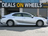 Toyota Camry LE Hybrid. 2022