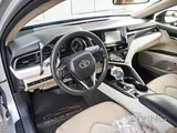 Toyota Camry LE Hybrid. 2022