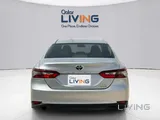 Toyota Camry LE Hybrid 2022