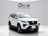 Toyota Fortuner SR5 2025
