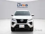 Toyota Fortuner SR5 2025