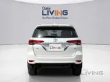 Toyota Fortuner SR5 2025