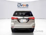 Toyota Fortuner SR5 2025 V6 