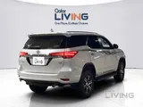 Toyota Fortuner SR5 2025 V6 