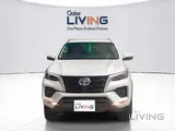 Toyota Fortuner SR5 2025 V6 