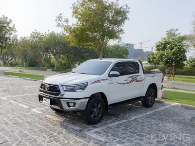 Toyota Hilux SR5 2025